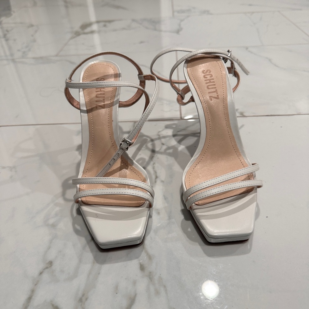 Schutz Teresa Sandal. Never worn! Size 5.5 (run large, fit like a 6)